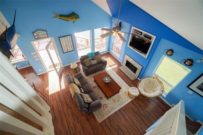Building Photo - 16619 Bayfront Dr