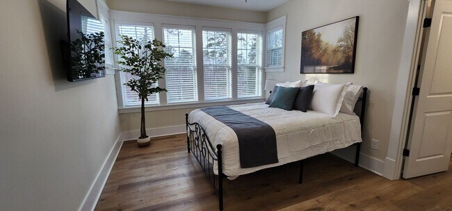 Building Photo - Short term Lease-635 Kotter Farms Trail Ev...