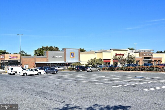 Building Photo - 217 Highland Ridge Ave