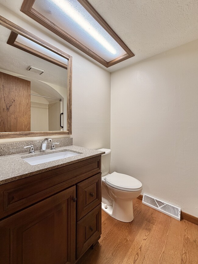 Building Photo - 9807 Double Ditch Cir