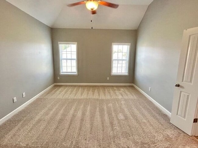 Building Photo - Available Now! Now Leasing a Spacious 4- B...