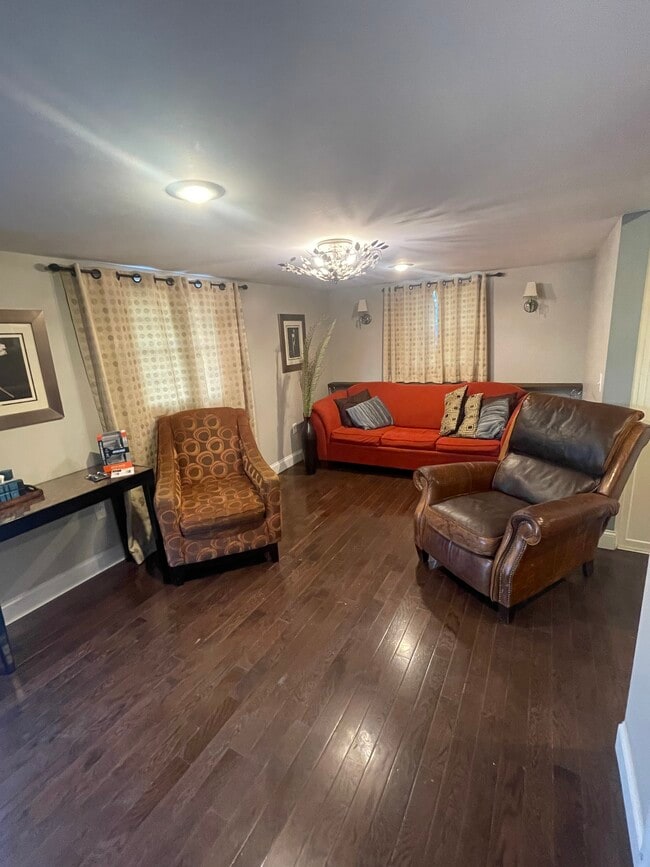 Building Photo - Brooks Street House - 1 bed 1 bath