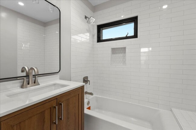 Building Photo - Charming Westchester House with Private Yard