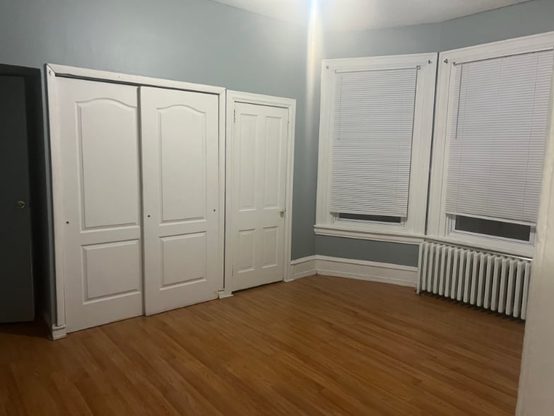 Primary Photo - 109 E Stewart Ave