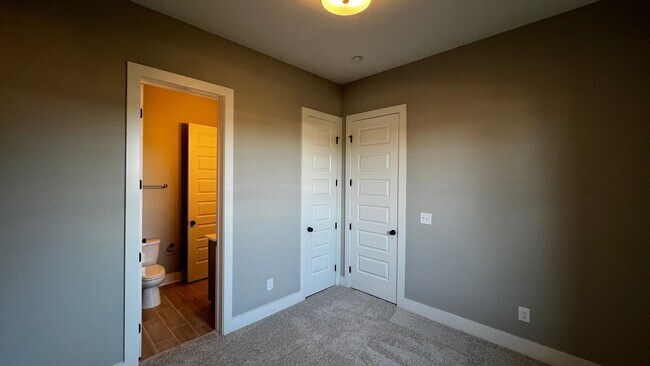 Building Photo - Luxury 3BR/3BA Townhome in Spain Park School District – Available Now