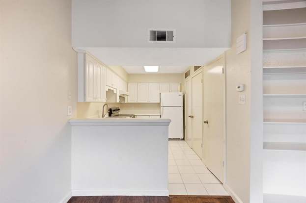 Building Photo - 10555 Turtlewood Ct