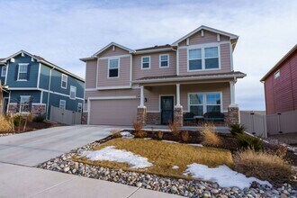 Building Photo - Like new in Ventana! 4 bedroom,3 bath, fen...