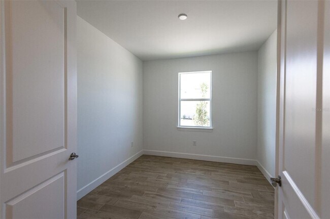 Building Photo - 6957 Honeybell Dr