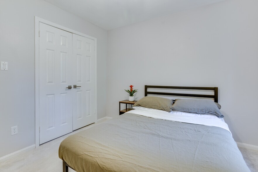 UL 1 - 3146 Borge St