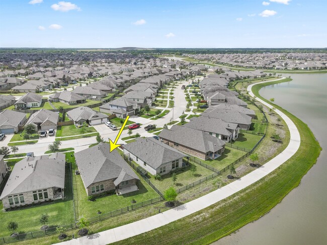 Building Photo - 2733 Arbor Edge Crossing