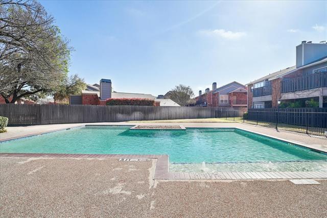 Building Photo - 411 Pebble Way