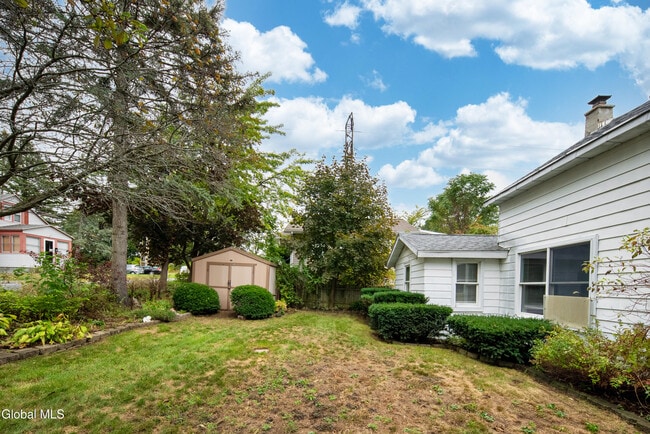 Building Photo - 37 Undine St