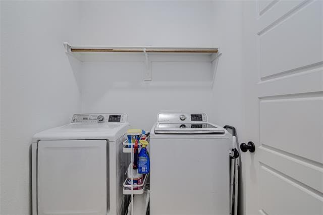 Building Photo - 812 Rodgers Ave