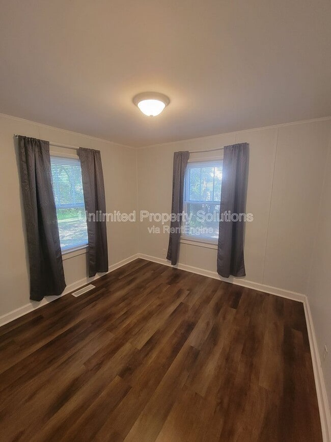 Building Photo - 252 Peiffer Ave