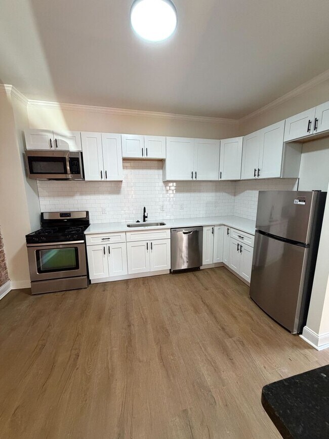 Building Photo - Fully Renovated 3BR/1.5 Bath in Olde Towne East!