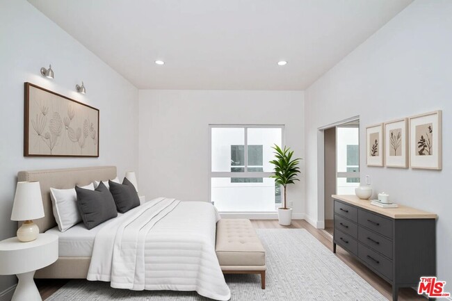 Building Photo - 1108 Queen Anne Pl