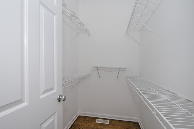 Building Photo - 2632 N Halsted St