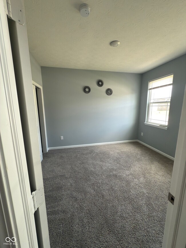 Building Photo - 151 Dyson Dr