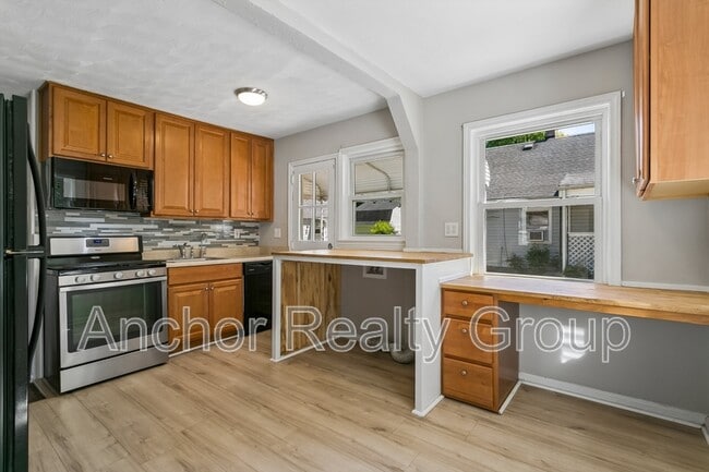 Building Photo - 7730 Ruthven Rd