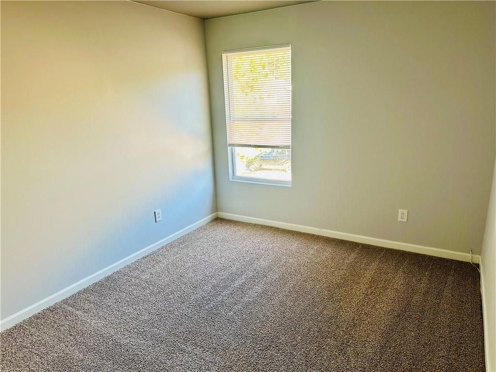 Building Photo - 6078 Oak Bend Ct