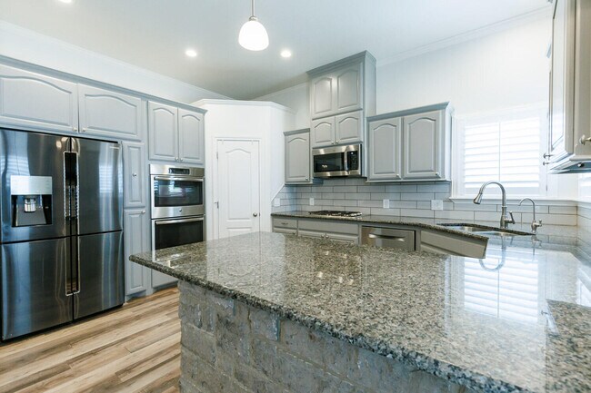 Building Photo - 208 Berkshire Ave
