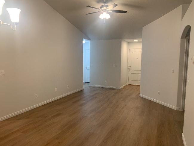 Building Photo - 1049 Manchester Ct