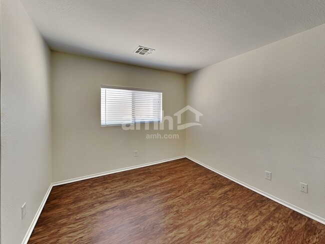 Building Photo - 15445 W Cameron Dr