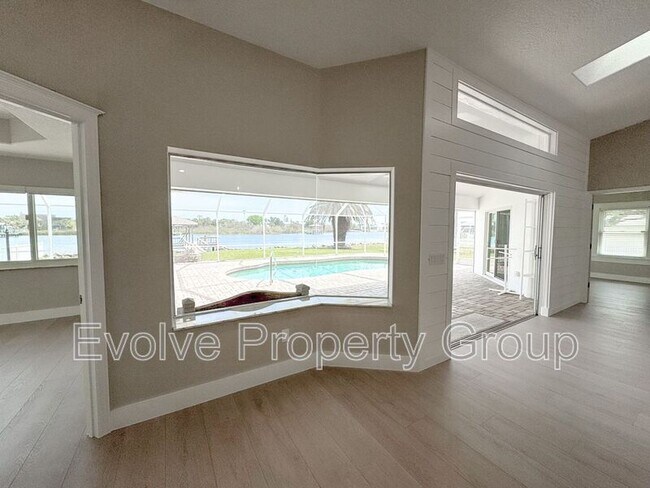 Building Photo - 470 Lambert Ave