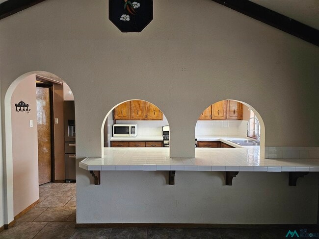 Building Photo - 1600 Arcineiga Dr