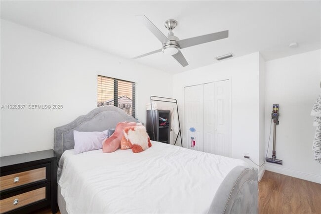 Building Photo - 10350 SW 4th St