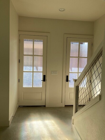 Building Photo - 1154 Hauptstrasse