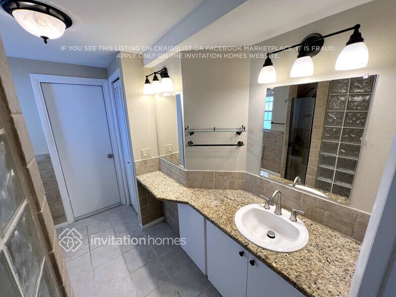 Building Photo - 1240 Waterside Ln