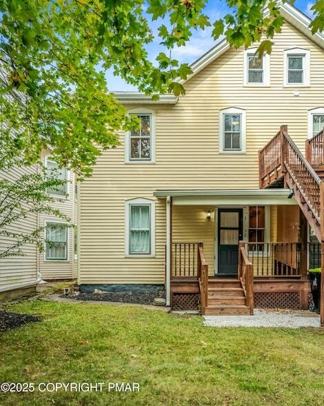 Building Photo - 703 Scott St