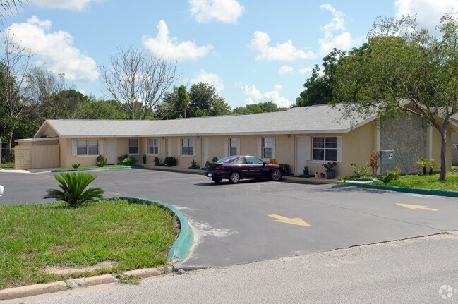 Primary Photo - Clermont Villiage Apartments