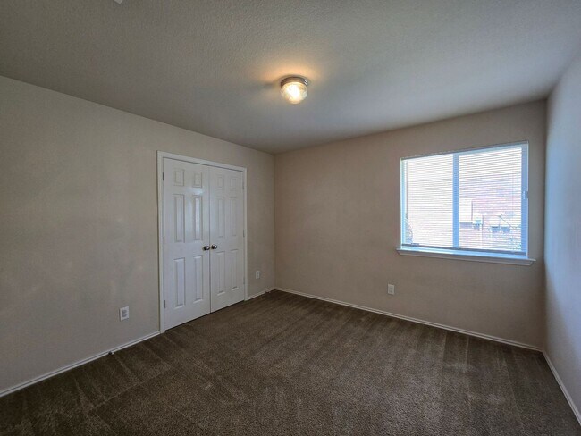 Building Photo - 4804 Bayer Hollow Dr