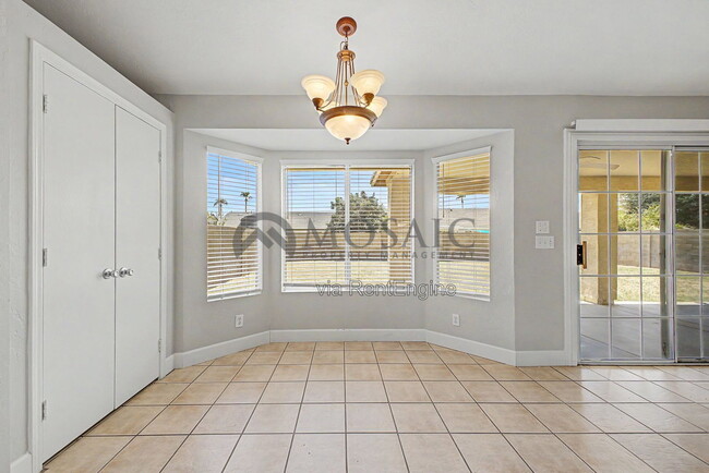 Building Photo - 2049 E San Tan Ct