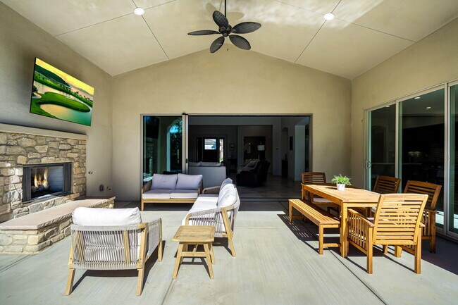 Building Photo - 81805 Four Seasons Pl