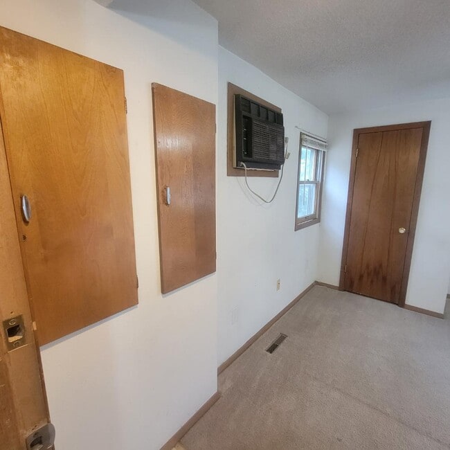 Building Photo - 1011 Lincoln St