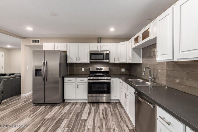 Building Photo - Charming 3bed/2 bath home located in the heart of Tucson, just minutes from the University of Ari...