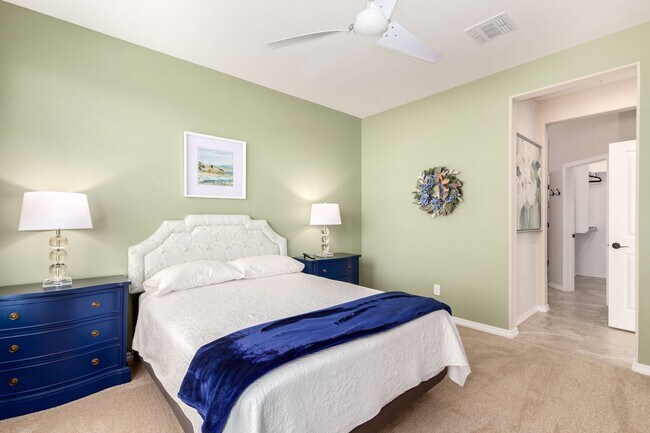 Building Photo - Gorgeous 2 bedroom / 2 bath townhome locat...