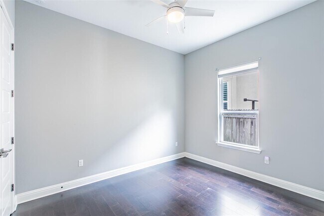 Building Photo - 5121 Cornflower Dr