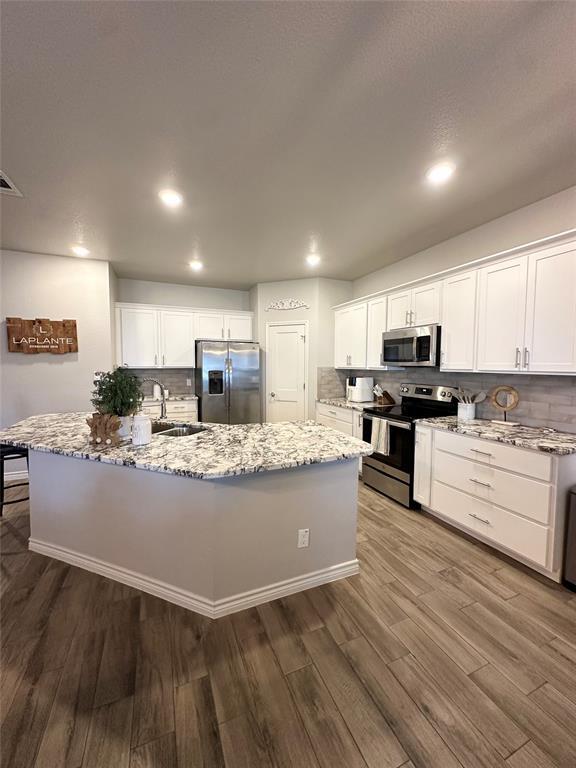 Building Photo - 520 Seabiscuit Dr