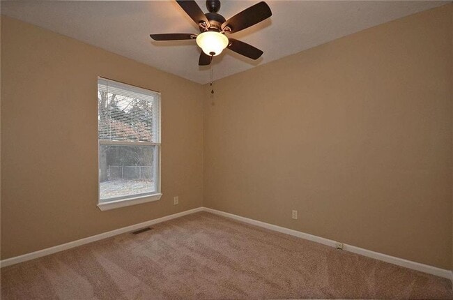 Building Photo - 6130 NE Vivion Rd