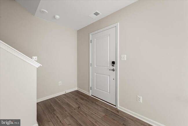 Building Photo - 409 18th Ave