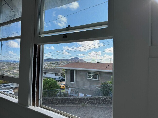 Building Photo - 3774 Pukalani Pl