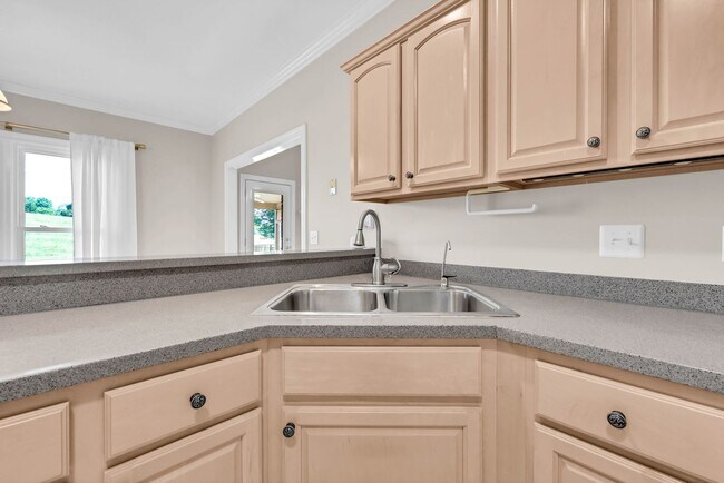 Building Photo - 4276 N Woodstock Dr