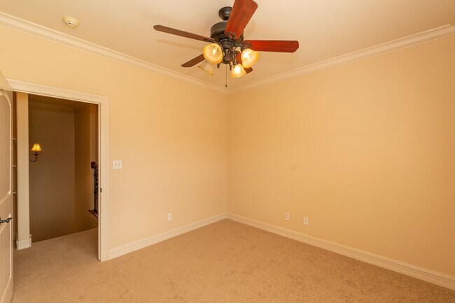 Building Photo - 7 Stonebrook Ct