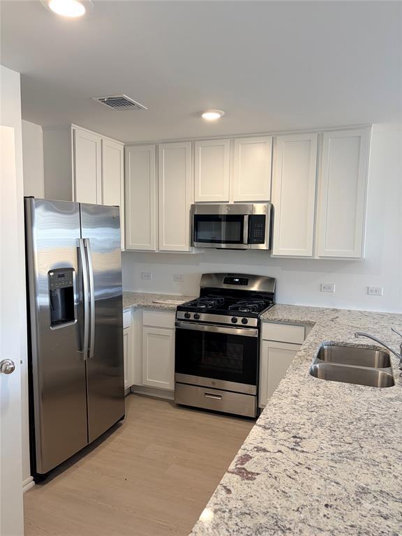 Building Photo - 2007 Delphine Dr