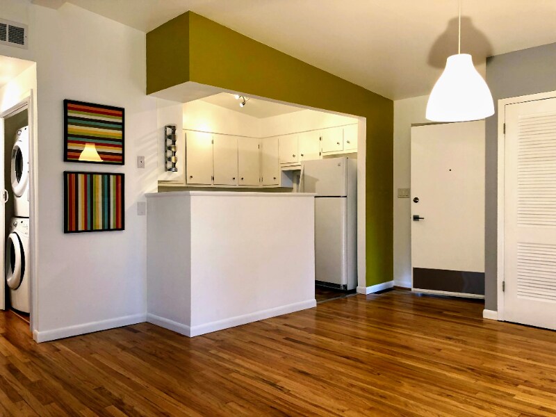 Building Photo - 821 Juniper Ln