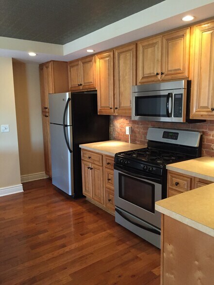Building Photo - 23 S Main St Apt 5